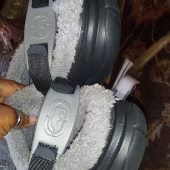 Ecko Unlimited Crocs for Men - Picture 3 of 7